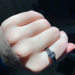 Gemstone ring